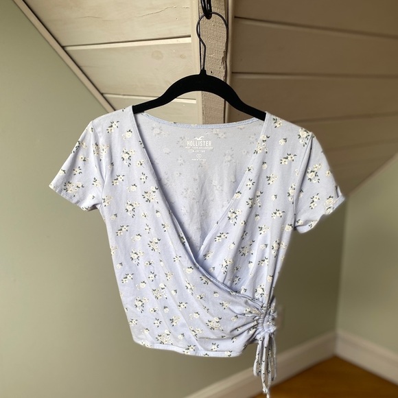 Hollister Cross Front Baby Tee Must Have Collection Blue White Flowers Size S - Picture 2 of 13